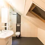 3 Bedroom House With 2 Bathrooms In - Haus Mit 3 Schlafzimmer 2 Badezimmer In