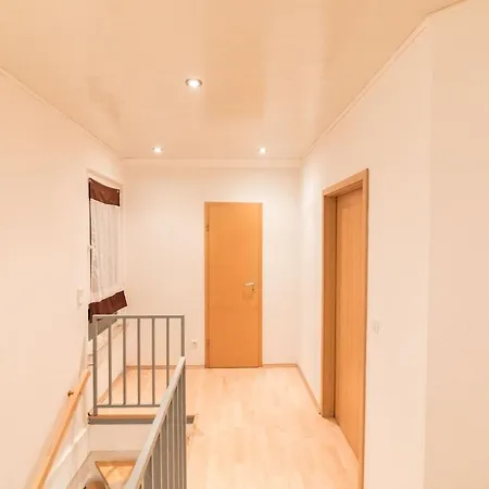 Holiday home 3 Bedroom House With 2 Bathrooms In - Haus Mit 3 Schlafzimmer 2 Badezimmer In Dusseldorf