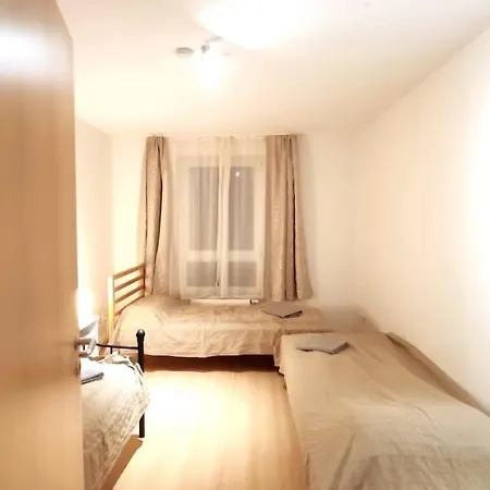 3 Bedroom House With 2 Bathrooms In - Haus Mit 3 Schlafzimmer 2 Badezimmer In * Dusseldorf