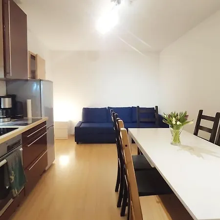 3 Bedroom House With 2 Bathrooms In - Haus Mit 3 Schlafzimmer 2 Badezimmer In