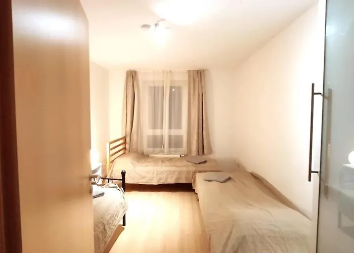3 Bedroom House With 2 Bathrooms In - Haus Mit 3 Schlafzimmer 2 Badezimmer In * Düsseldorf