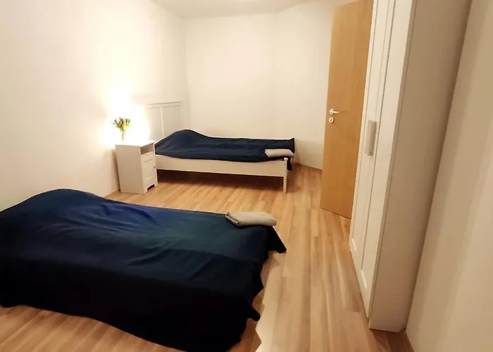 3 Bedroom House With 2 Bathrooms In - Haus Mit 3 Schlafzimmer 2 Badezimmer In Дюссельдорф